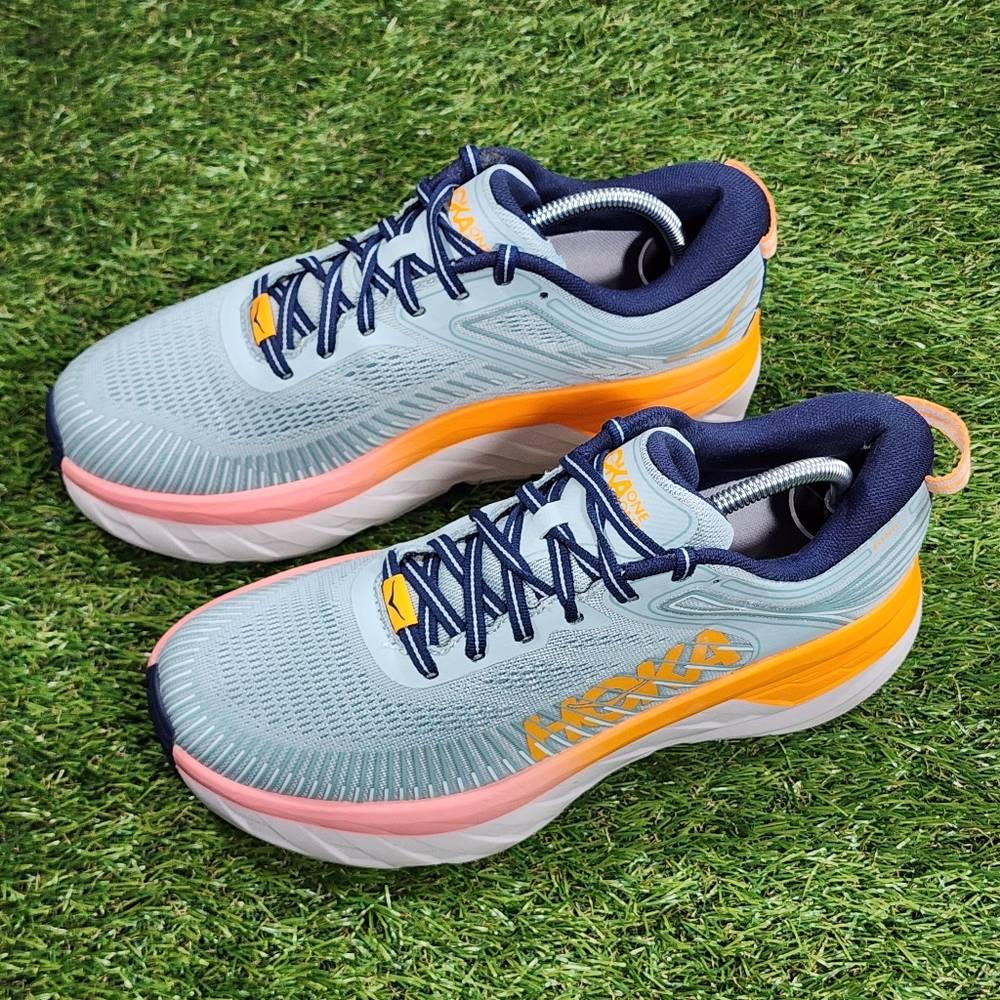 HOKA BONDI 7 - Womens Athletic Shoes - SIZE 8